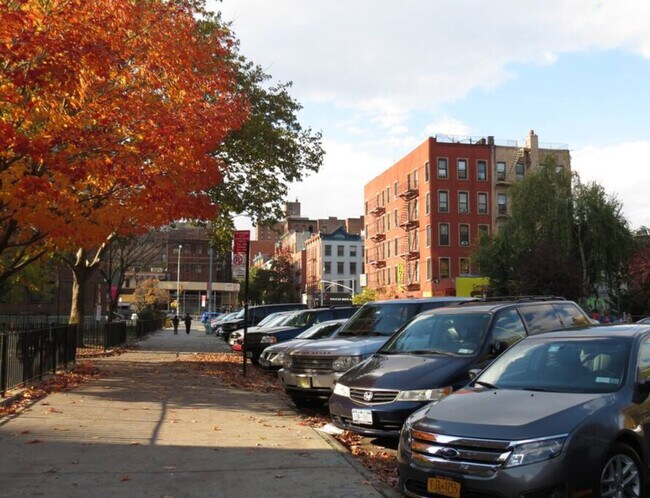 Building Photo - 222 E 104th St
