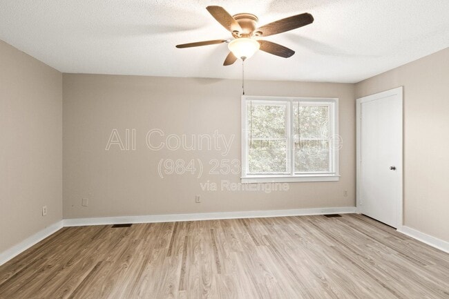 Building Photo - 1619 Budwood Dr