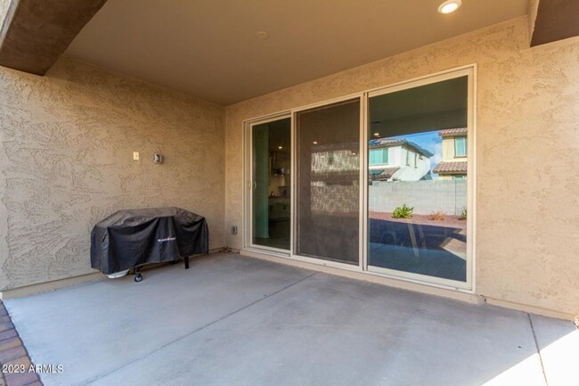 Building Photo - Stunning 3 bedroom home in Litchfield Park!