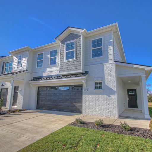 Primary Photo - 4340 Doral Dr