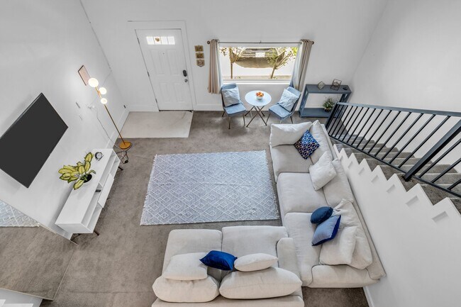 Building Photo - 10747 Dulcimer St