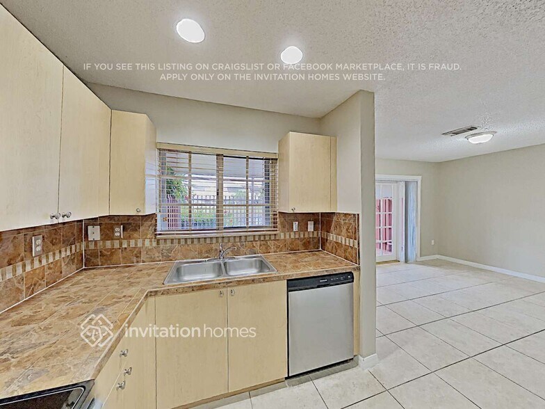 Building Photo - 3673 SW 153rd Pl