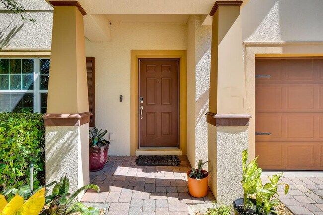 Building Photo - 14822 Fells Ln