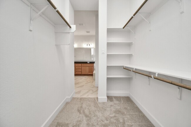 Building Photo - 211 Amaranth Wy
