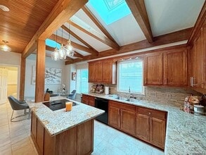 Building Photo - 11831 Thornberry Ln