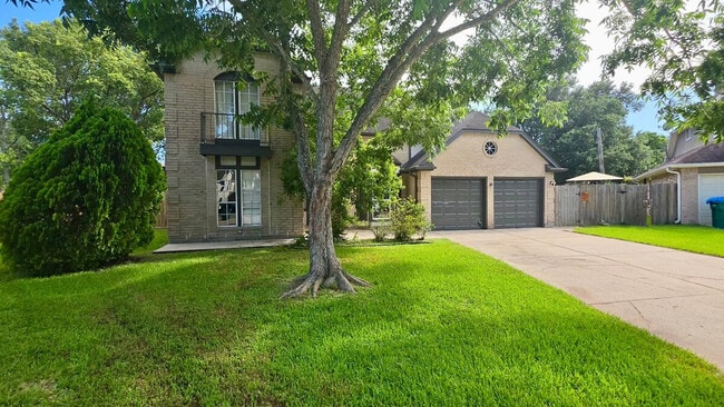 Building Photo - 4510 Beechcraft St