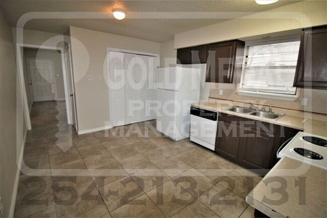 Building Photo - 4707 Westcliff Rd
