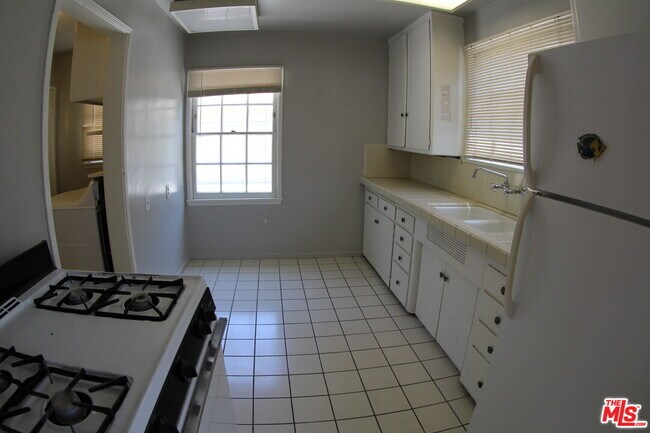 Building Photo - 1606 Glendon Ave