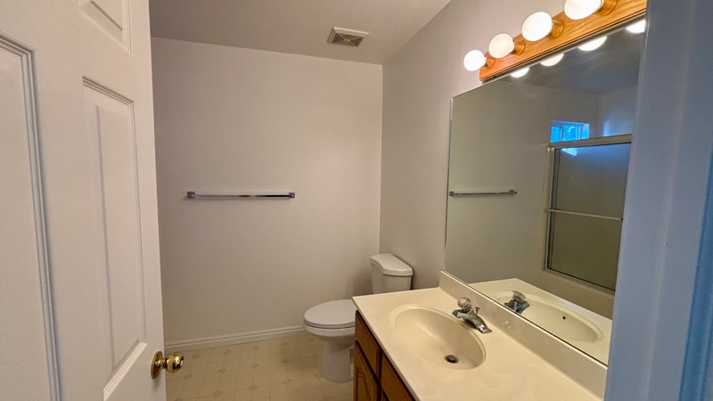 Building Photo - 631 W 20 N