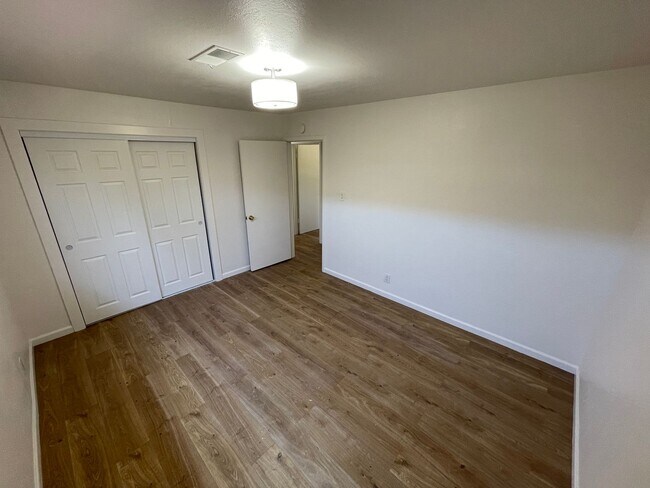 Building Photo - Wonderful and Spacious 4 Bedroom Concord H...