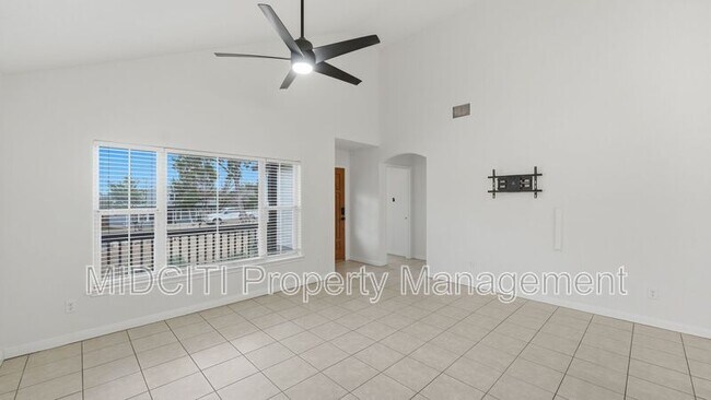 Building Photo - 1361 Bob White Dr