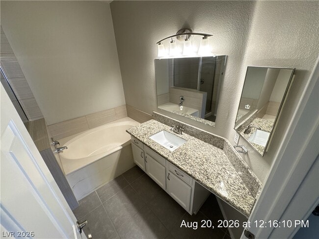 Building Photo - 2975 Bluegrass Ln