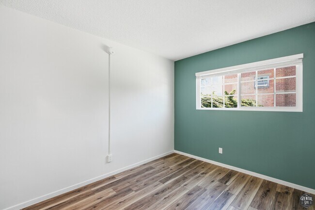 Building Photo - 313 Mildred Ave
