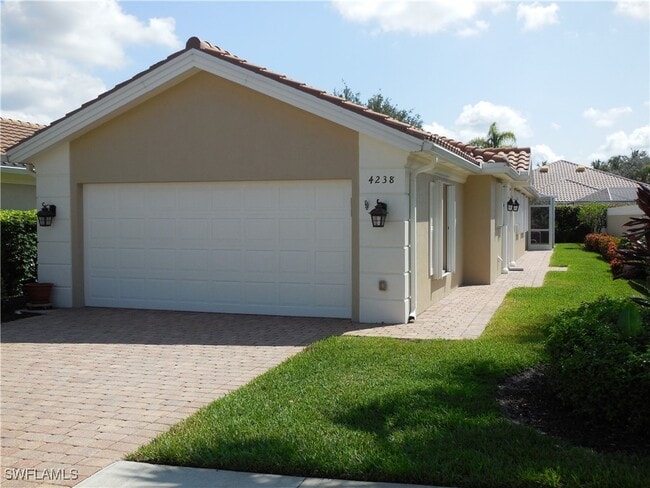 Primary Photo - 4238 Redonda Ln