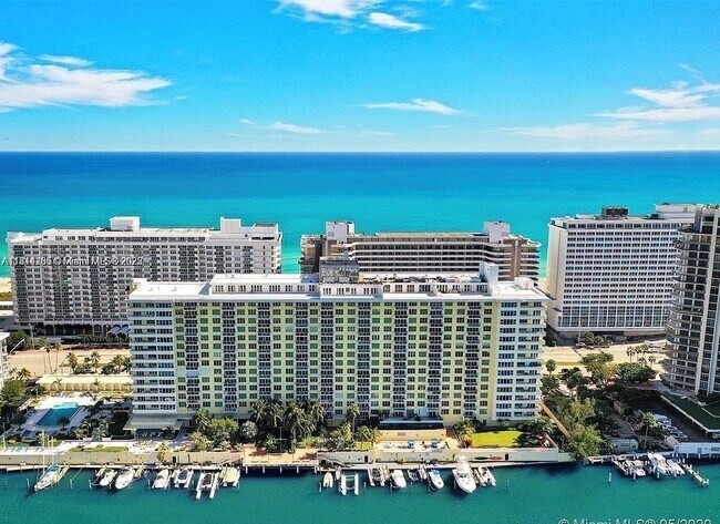 Building Photo - 5600 Collins Ave