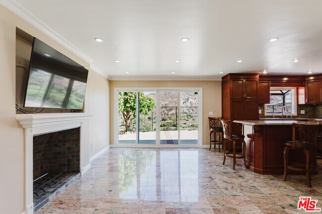 Building Photo - 9047 Riderwood Dr