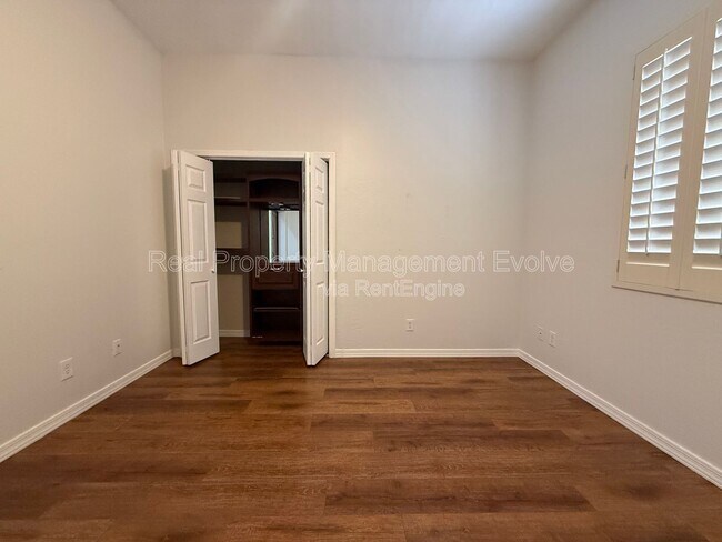 Building Photo - 23012 N 38th Pl