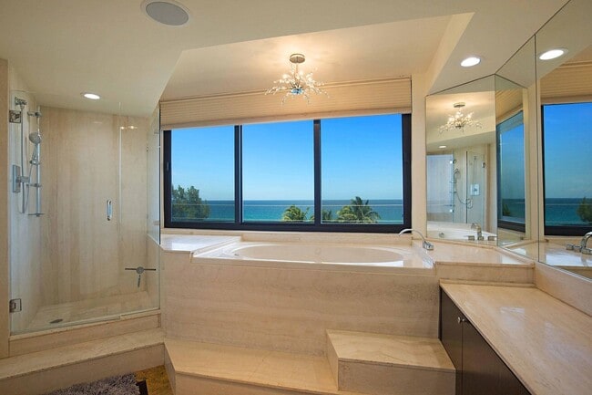 Building Photo - 2401 N Ocean Blvd