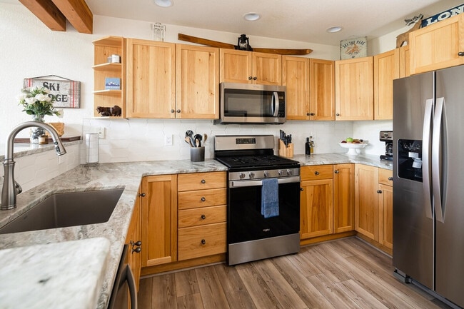 Building Photo - c4 Saddle Ridge Rd
