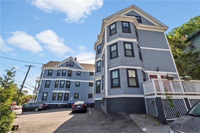 Building Photo - 71 Olney St