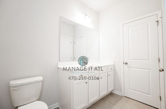 Building Photo - Great location! Elegant Townhome in Doraville