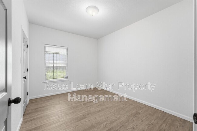 Building Photo - 319 N Carolina St