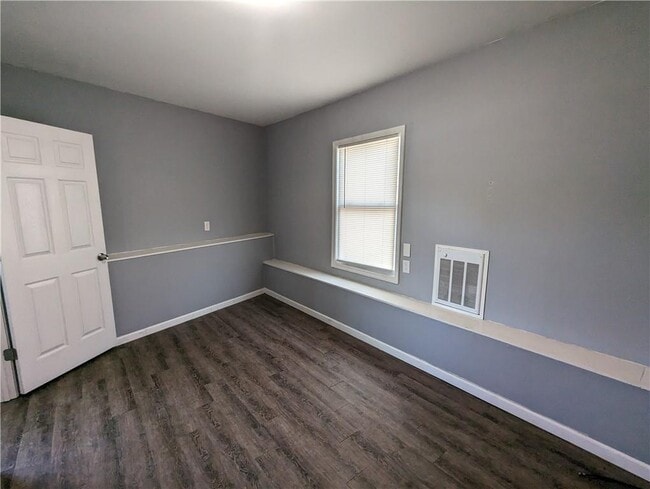 Building Photo - 3144 Rte 9W