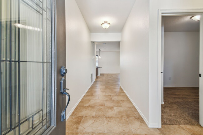 Building Photo - 1232 Canyon Oaks Dr