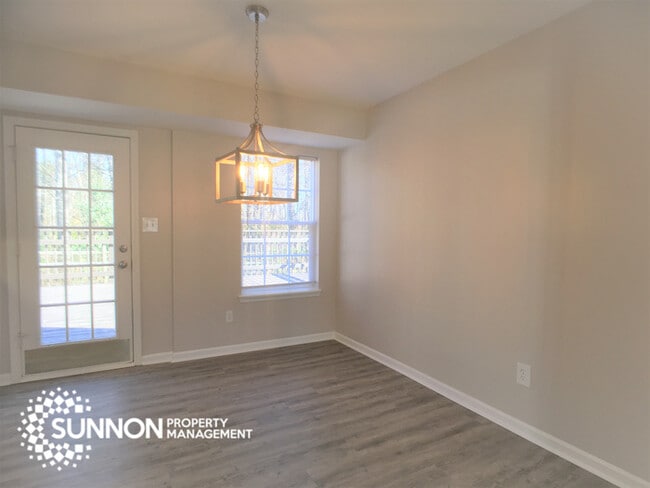 Building Photo - 4 Bed 2.5 Bath in Woodstone with Fenced Yard