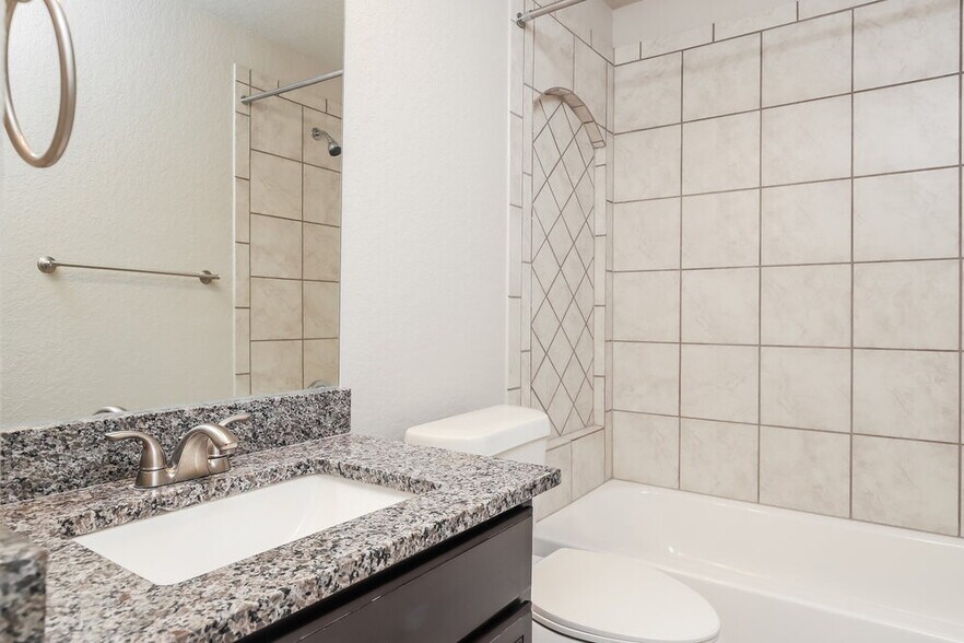 Building Photo - 119 Katy Post