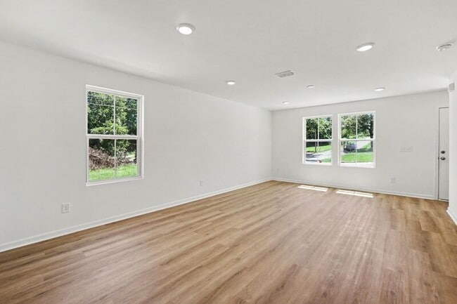 Building Photo - 518 W Rankin Ave