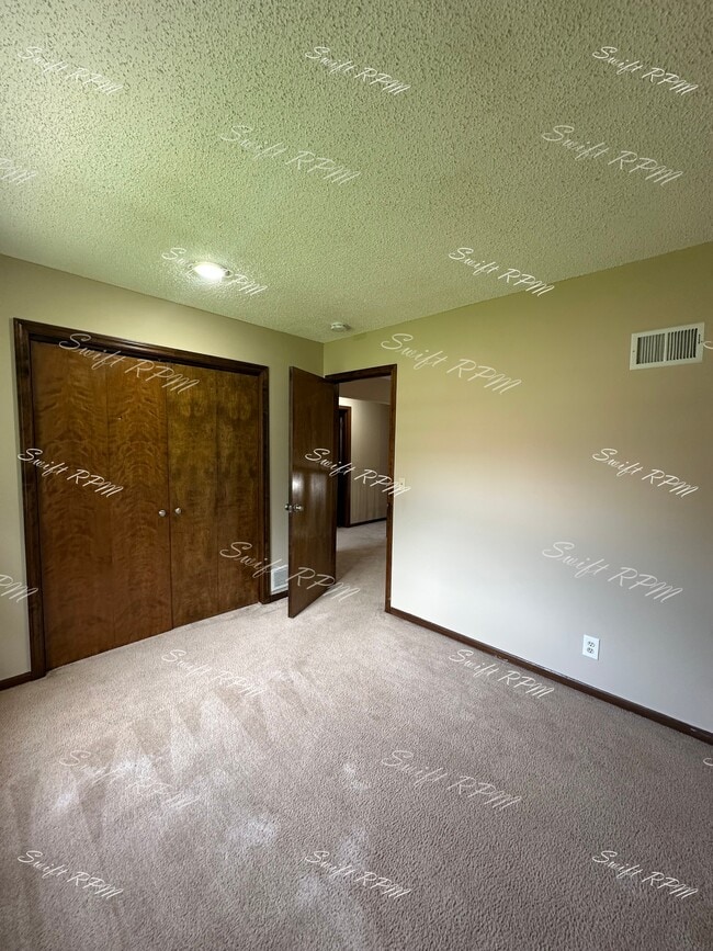 Building Photo - 6704 W 150th St