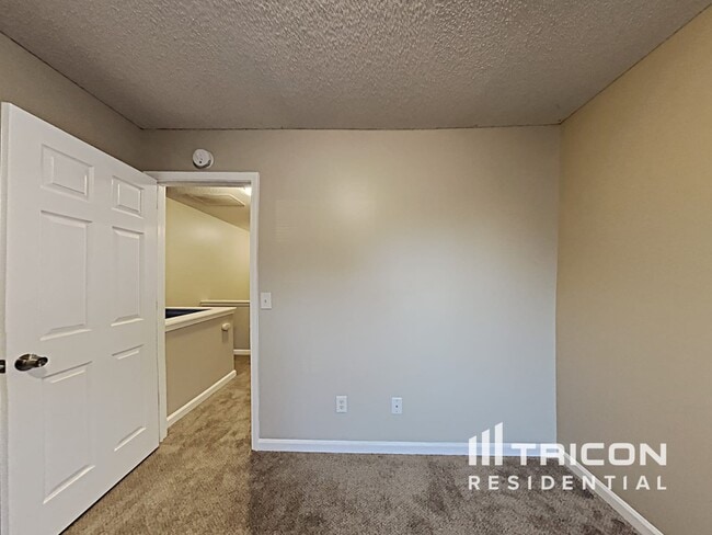 Building Photo - 121 Riglaw Cir