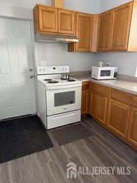 Building Photo - 439 Barclay St