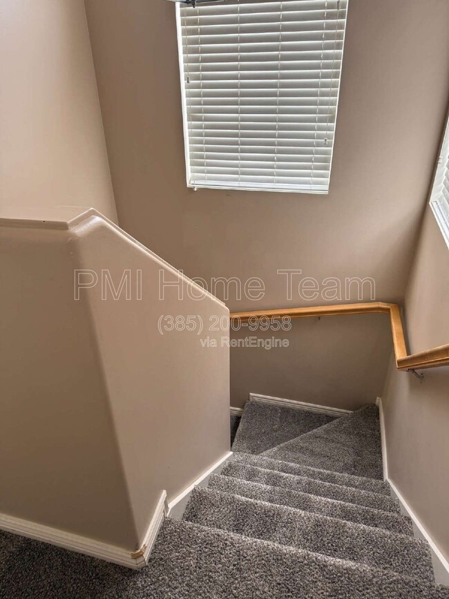 Building Photo - 652 W 800 N