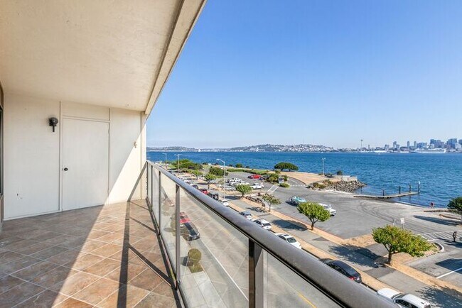 Building Photo - Enormous Waterfront Alki Condo w/ Stunning Views and Rare 2-Car Secure Parking