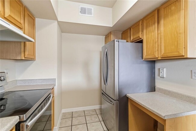 Building Photo - 1025 Villagio Cir