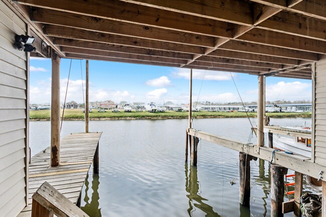 Building Photo - 127 LA-22