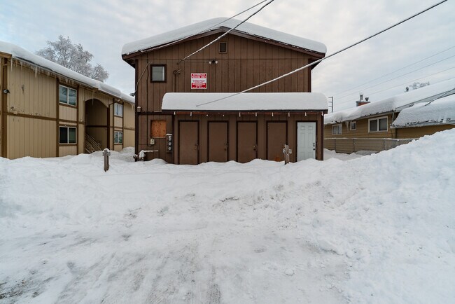 Exterior - 508 N Bliss St