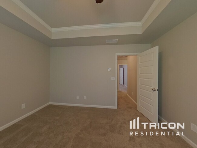Building Photo - 683 Ragan Ct