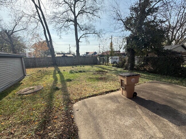 Building Photo - 1709 Cass St