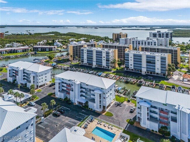 Building Photo - 4531 Bay Beach Ln