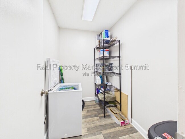 Building Photo - 1336 Hunters Rd