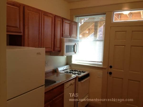 Primary Photo - 4124 N Sheridan Rd