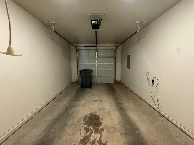Building Photo - 2bed/2bath Available Now- LBK Cooper ISD