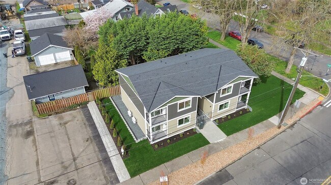 Building Photo - 3302 McKinley Ave
