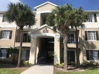 Building Photo - Conveniently located 2/2.