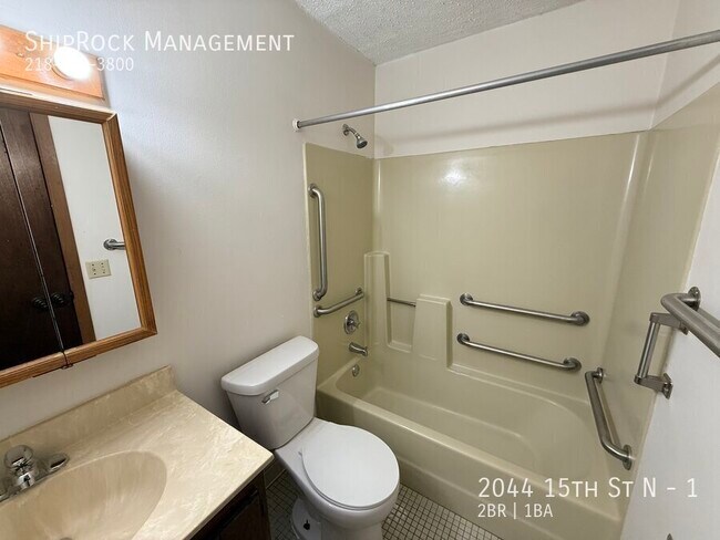 Building Photo - 2044 15th St N