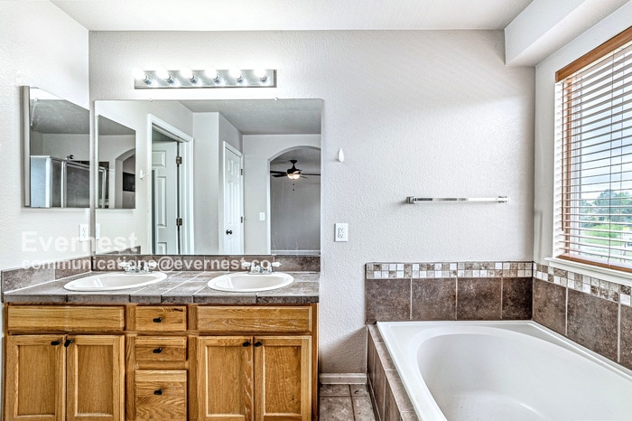 Building Photo - 13087 Race Ct