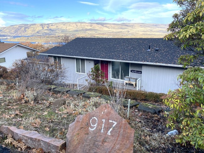 Building Photo - Scenic River View